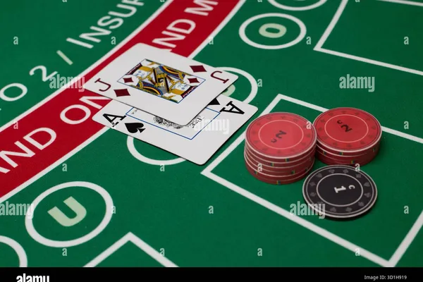 Live Blackjack Basic Strategy Table and Green Felt at 100JILI