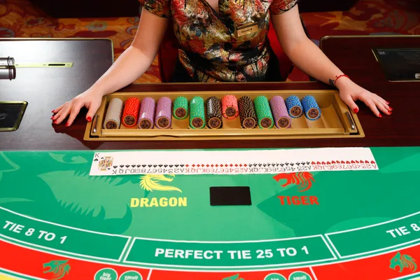 Dragon Tiger Fast Single Card Showdown Tables at 100JILI Philippines